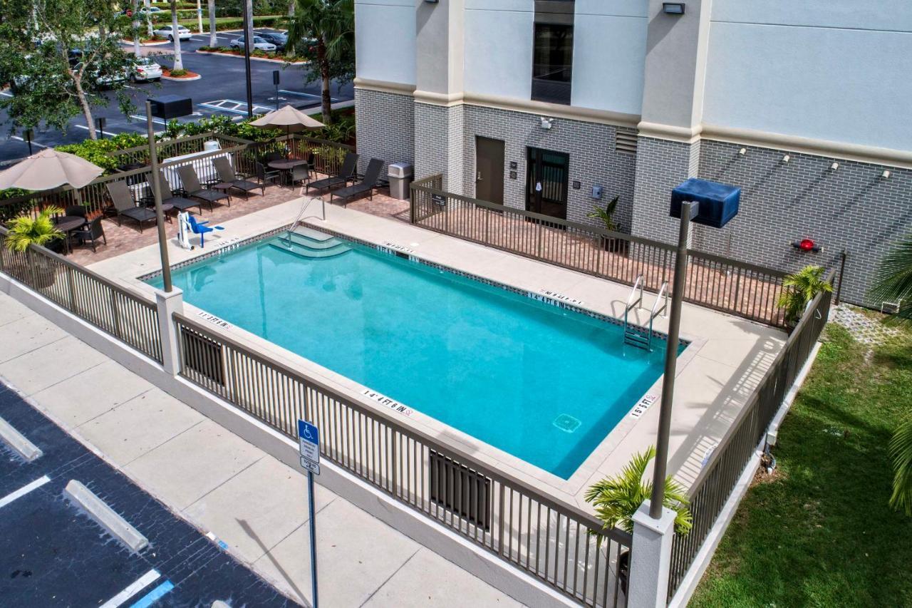Hampton Inn&Suites Fort Myers Estero Exterior foto